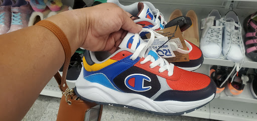 Clothing Store «Ross Dress for Less», reviews and photos, 21605 Village Lakes Shopping Center Dr, Land O Lakes, FL 34639, USA