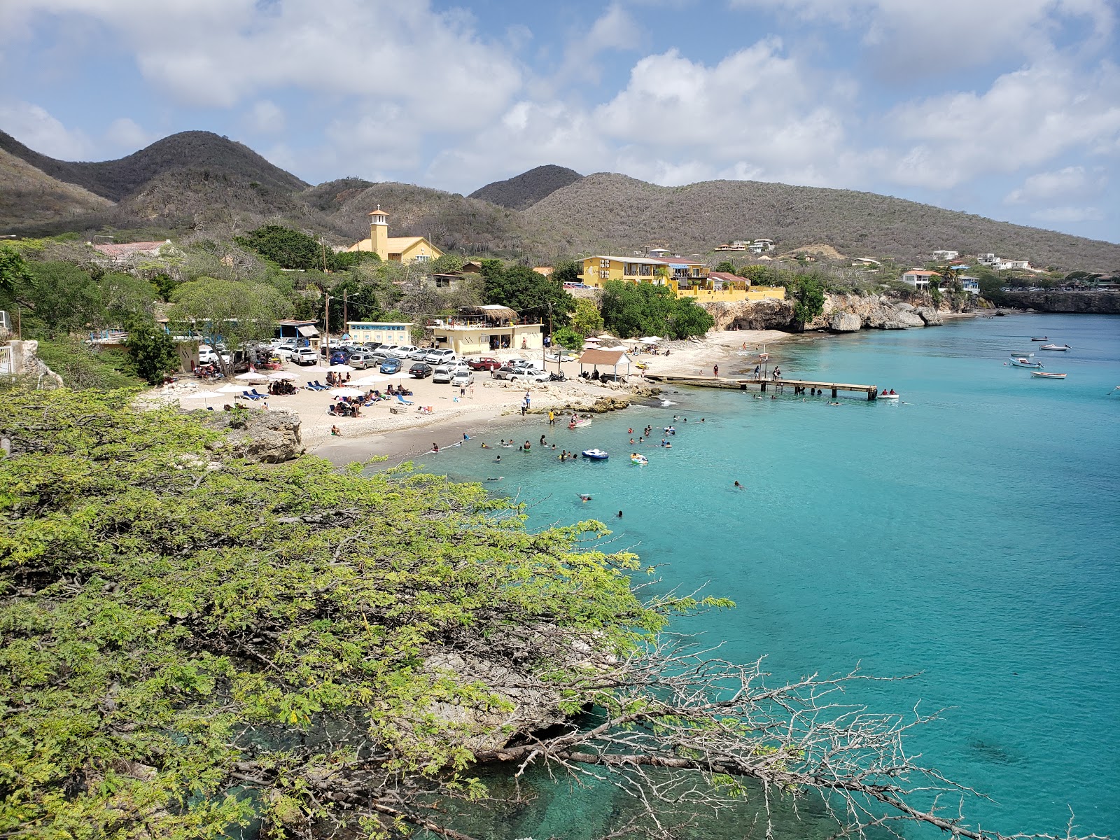 Playa Grandi的照片 带有碧绿色纯水表面