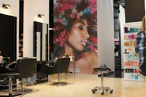 L'Or - Hairdressers - Griffin Gallery image
