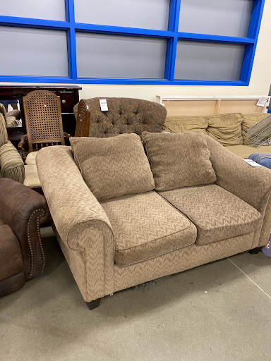 Corporate Campus «Goodwill Outlet», reviews and photos