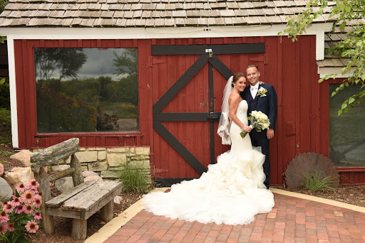 Bridal Shop «Bella Bianca Bridal», reviews and photos, 17W527 E Roosevelt Rd, Oakbrook Terrace, IL 60181, USA