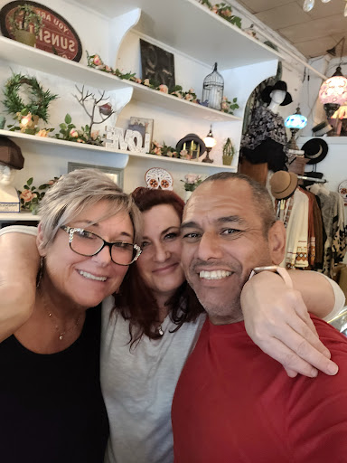 Antique Store «La Boutique Des Boudreaux», reviews and photos, 309 Bear Creek Ave, Morrison, CO 80465, USA