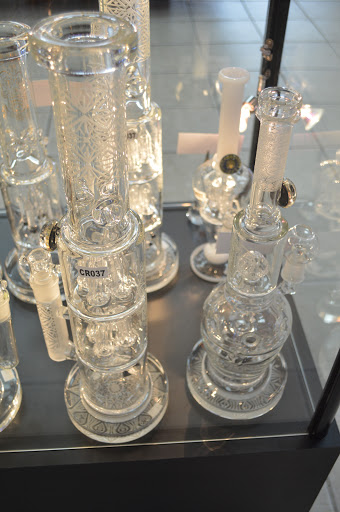 Tobacco Shop «American Smoke & Vape», reviews and photos, 217 E Army Trail Rd, Glendale Heights, IL 60139, USA