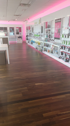 Cell Phone Store «T-Mobile», reviews and photos, 590 Hempstead Turnpike, West Hempstead, NY 11552, USA
