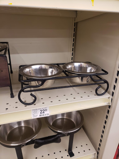 Pet Supply Store «PetSmart», reviews and photos, 5 Mystic View Rd, Everett, MA 02149, USA