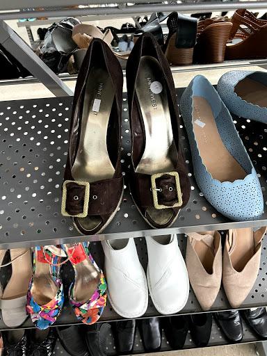 Thrift Store «Goodwill», reviews and photos