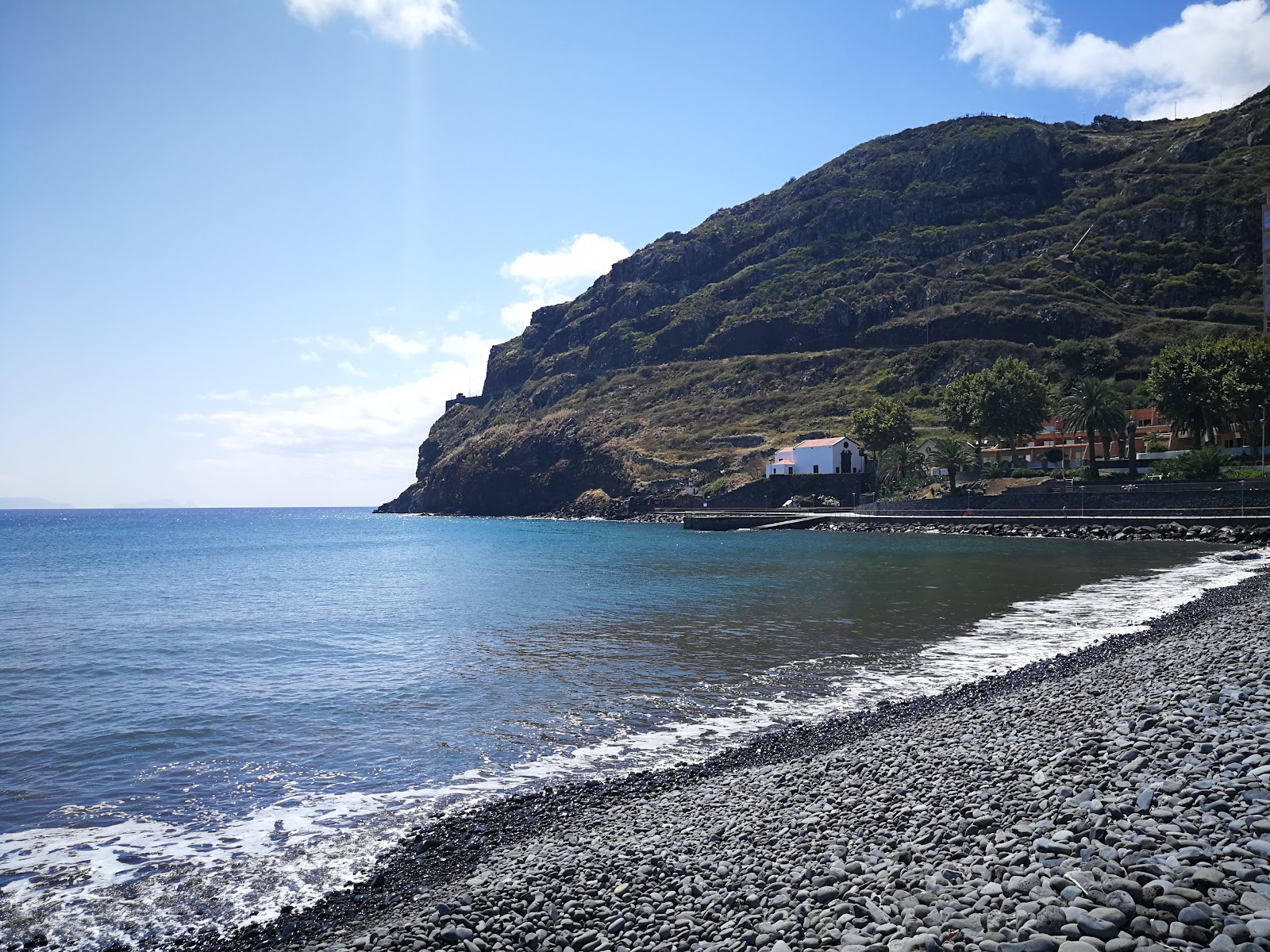 Foto de Praia de S. Roque com alto nível de limpeza