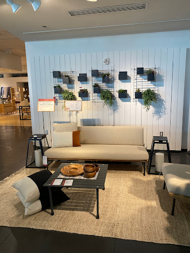 Furniture Store «Crate and Barrel», reviews and photos, 555 Bellevue Way NE, Bellevue, WA 98004, USA