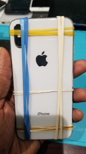 Phone Repair Service «Gadget MD- Cell Phone Repair», reviews and photos, 11660 Westheimer Rd #111, Houston, TX 77077, USA