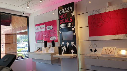 Cell Phone Store «T-Mobile», reviews and photos, 3330 Cobb Pkwy NW #328, Acworth, GA 30101, USA