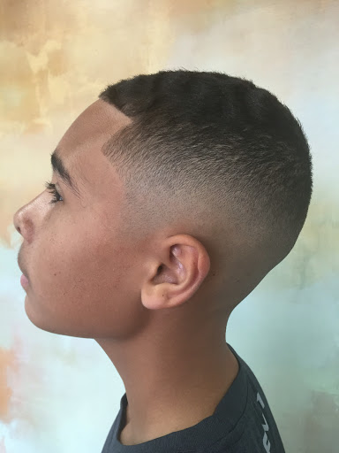 Barber Shop «Moetown’s Barber Shop», reviews and photos, 10030 Cross Creek Blvd, Tampa, FL 33647, USA