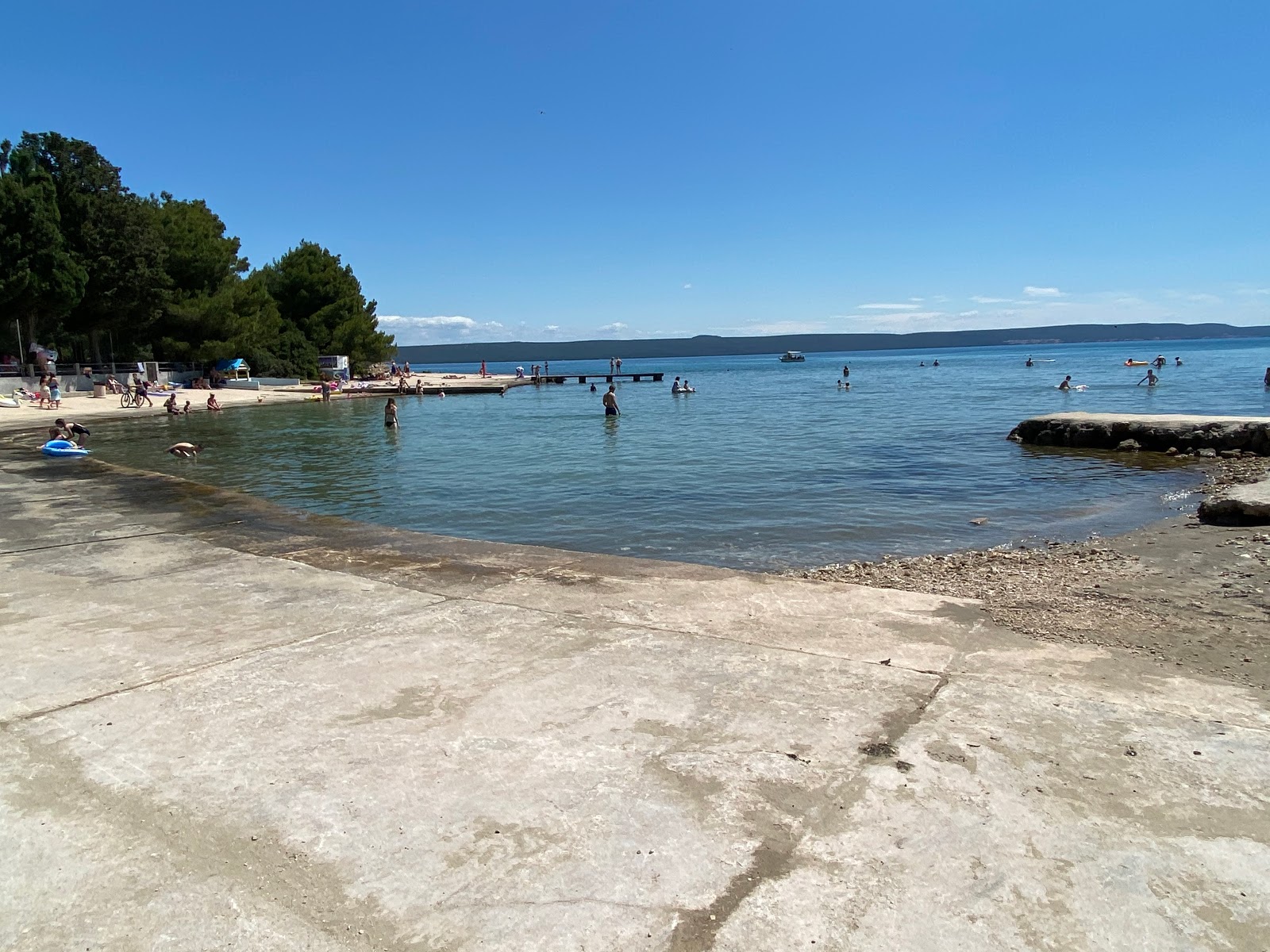 Photo de Matlovac beach zone des équipements