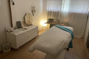 Caro'matouch Massages, Pose De Ventouses, Aromathérapie, Agréée Asca image