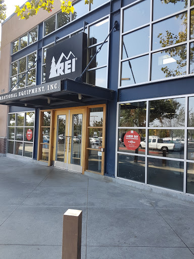 Camping Store «REI», reviews and photos, 400 El Paseo de Saratoga, San Jose, CA 95130, USA