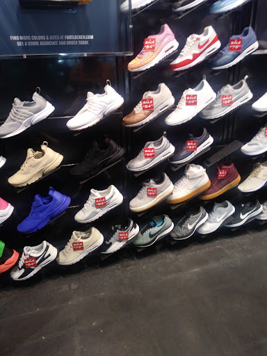Shoe Store «Foot Locker», reviews and photos, 990 Gulfgate Center Mall, Houston, TX 77087, USA