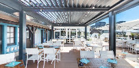 Atmosphère du Restaurant de fruits de mer Restaurant La Maison Bleue à Courseulles-sur-Mer - n°10