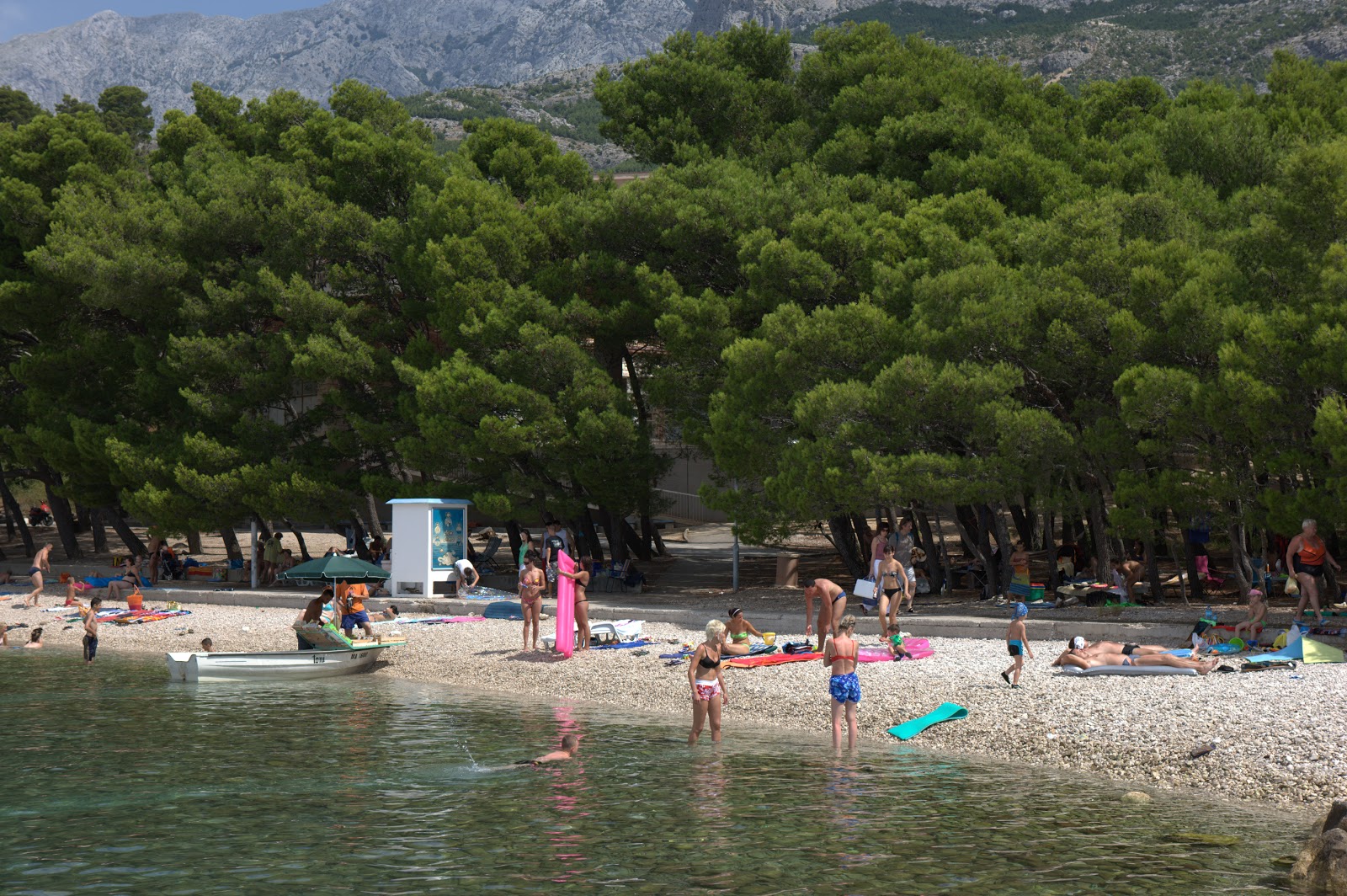 Foto di Plaza Ramova con una superficie del acqua cristallina