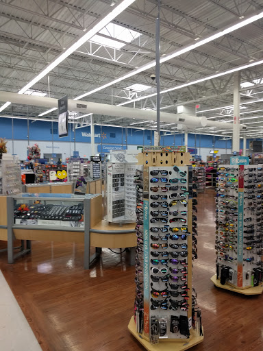 Department Store «Walmart Supercenter», reviews and photos, 301 Leonardwood Dr, Frankfort, KY 40601, USA