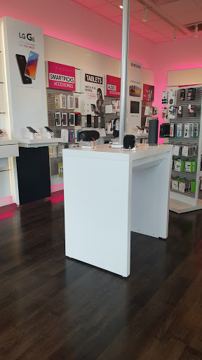 Cell Phone Store «T-Mobile», reviews and photos, 4203 Harrison Blvd, Ogden, UT 84403, USA