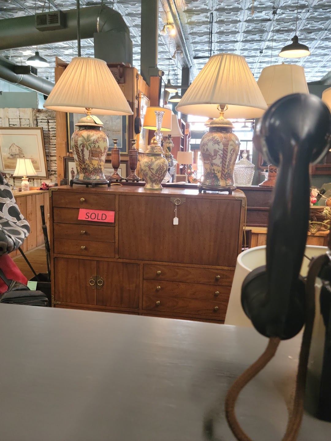 Antiques On Gladstone