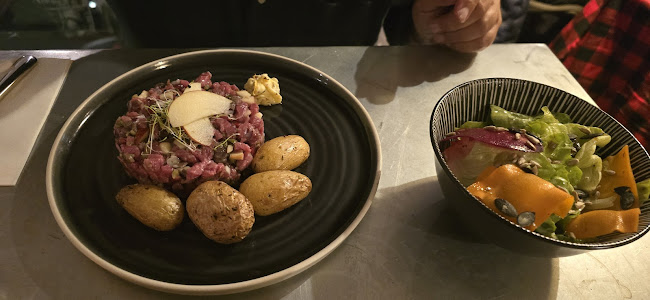 Kommentare und Rezensionen über N9 Bar à vins - Restaurant - Oenothèque