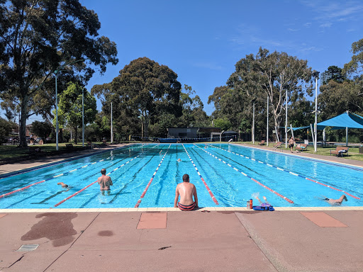 Queens Park Outdoor Pool