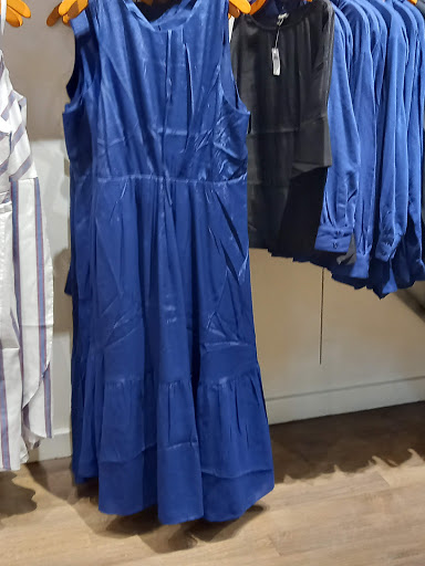 Clothing Store «Banana Republic Factory Store», reviews and photos, 100 Citadel Dr, Commerce, CA 90040, USA