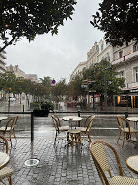 Atmosphère du Restaurant Brasserie La Coupole à Biarritz - n°1