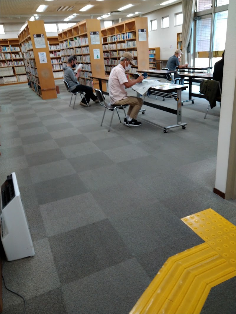 名古屋市西図書館の自習室
