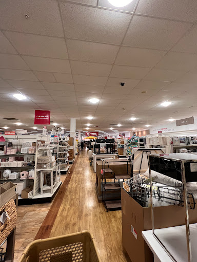 Department Store «T.J. Maxx & HomeGoods», reviews and photos, 105 Middlesex Ave, Somerville, MA 02145, USA