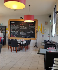 Atmosphère du Restaurant français Auberge L'Ecole à Saint-Martin-Lestra - n°18