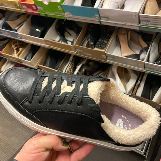 Shoe Store «DSW Designer Shoe Warehouse», reviews and photos, 24570 Dulles Landing Dr #120, Dulles, VA 20166, USA