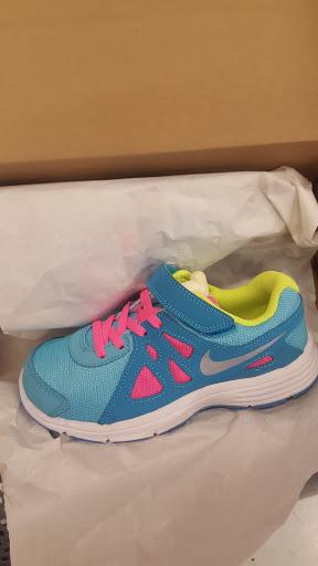 Sporting Goods Store «Nike Factory Store», reviews and photos, 8510 S Cottage Grove Ave, Chicago, IL 60619, USA