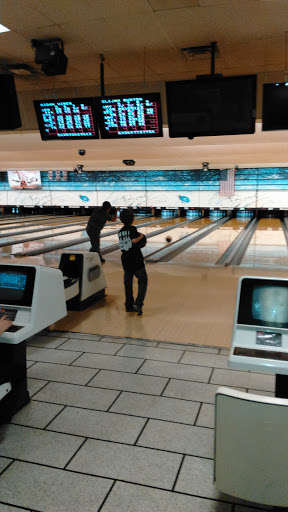 Bowling Alley «Collins Bowling Center - Eastland», reviews and photos, 750 E New Cir Rd, Lexington, KY 40505, USA