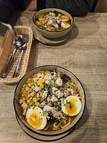 Numer telefony do KIM PHO