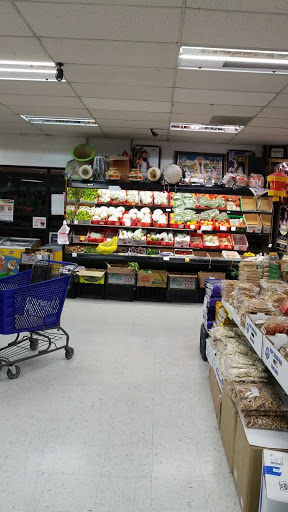 Indian Grocery Store «INDIA MARKET & SUPER EYEBROW THREADING», reviews and photos, 5203 Elkhorn Blvd, Sacramento, CA 95842, USA