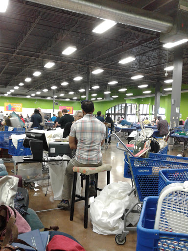 Thrift Store «Goodwill Outlet Center Bridgeton», reviews and photos, 5665 St.Louis Mills Blvd, Bridgeton, MO 63044, USA