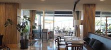 Atmosphère du Restaurant/Bar Les Reflets du Lac à Salles-Curan - n°1
