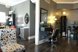 Le Bella Boutique Salon image