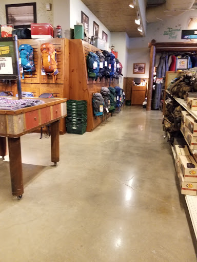 Sporting Goods Store «Bass Pro Shops», reviews and photos, 709 Janes Ave, Bolingbrook, IL 60440, USA