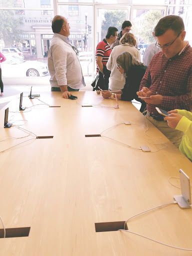 Computer Store «Apple Georgetown», reviews and photos, 1229 Wisconsin Ave NW, Washington, DC 20007, USA