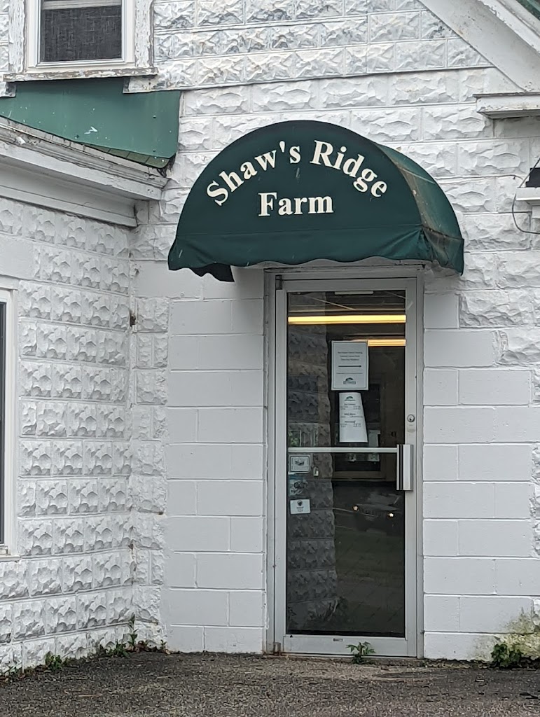 Shaw's Ridge Farm Ice Cream, BBQ Barn & Mini-Golf 04073