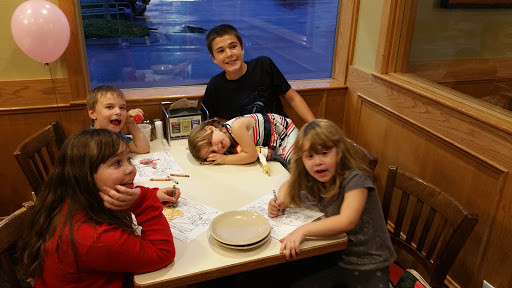 Pizza Restaurant «Round Table Pizza», reviews and photos, 4002 A St SE, Auburn, WA 98002, USA