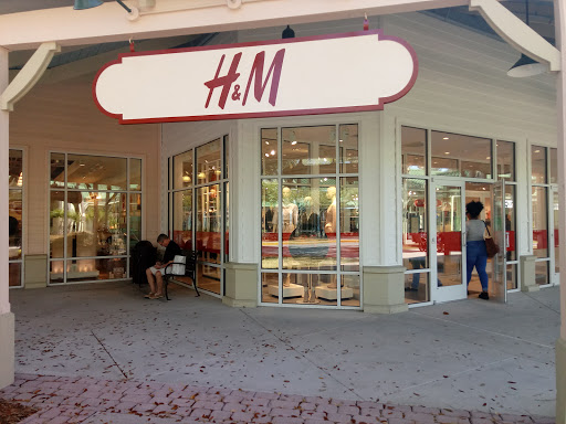 Outlet Mall «Tanger Outlet Hilton Head», reviews and photos, 1414 Fording Island Rd, Bluffton, SC 29910, USA