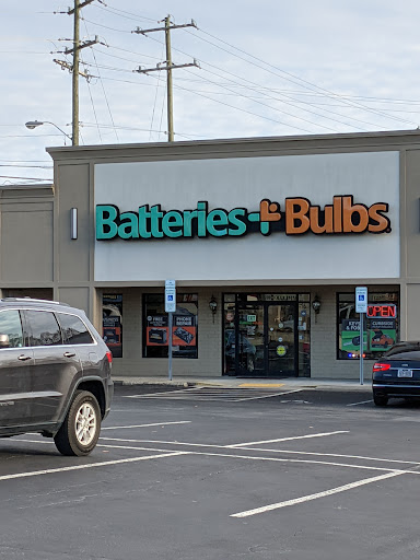 Car Battery Store «Batteries Plus Bulbs», reviews and photos, 2709 Battleground Ave, Greensboro, NC 27408, USA