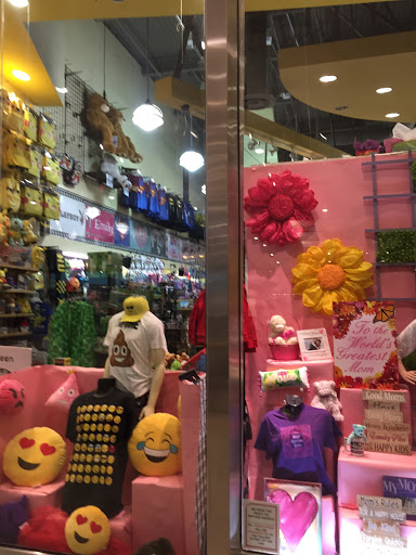 Gift Shop «Aahs! The Ultimate Gift Store», reviews and photos, 260 Del Amo Cir Blvd, Torrance, CA 90503, USA