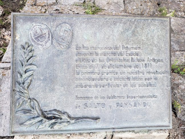 Monumento homenaje Éxodo del Pueblo Oriental - Salto