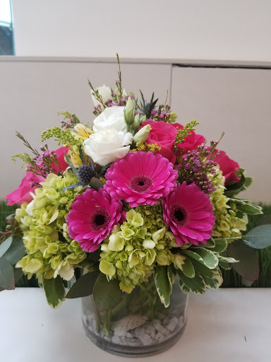 Florist «Event Connoisseur Flowers & Gifts», reviews and photos, 39 New London Turnpike #116, Glastonbury, CT 06033, USA