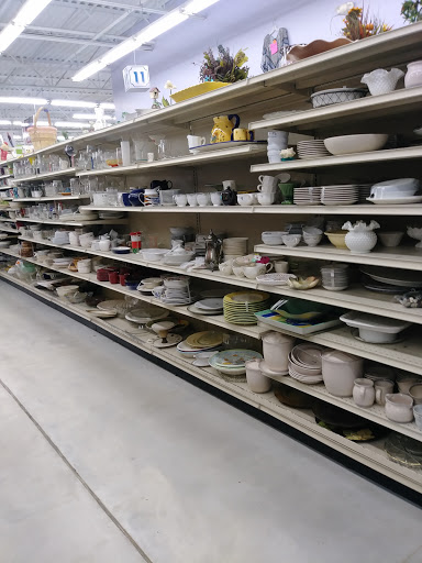 Thrift Store «Village Discount Outlet», reviews and photos, 193 E Waterloo Rd, Akron, OH 44319, USA