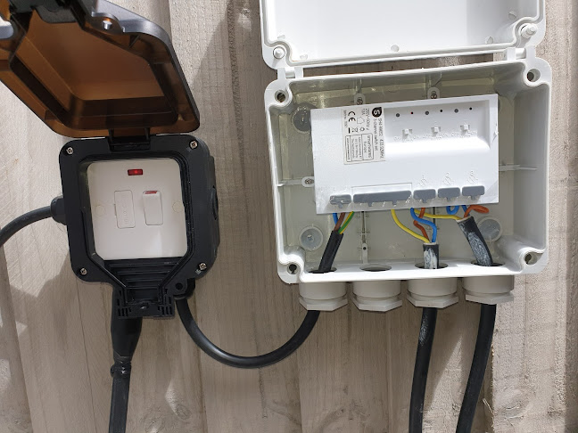 Comments and reviews of EC Electrical